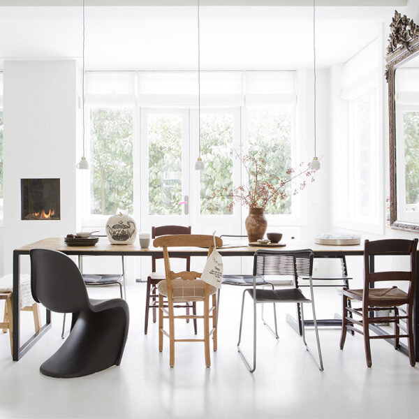 black-Panton-S-chair-white-dining-room-wood-table-mixed-chairs-by-houseofpicturesdk.jpg