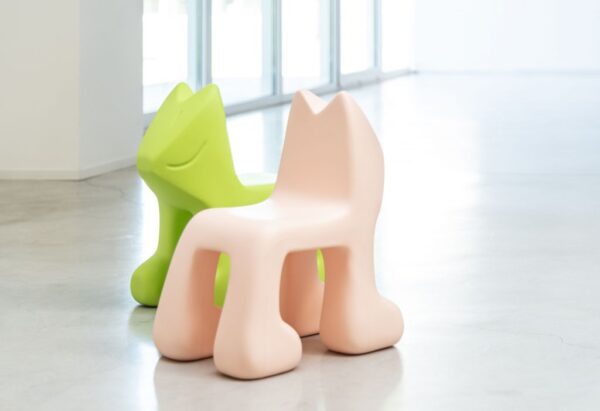 Magis_kids_julian_children_chair_ambient_mono_MT20_light_green_pink_01_lr Magis_kids_julian_children_chair_ambient_mono_MT20_light_green_pink_01_lr