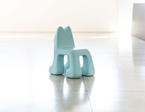 Magis_kids_julian_children_chair_ambient_mono_MT20_turquoise_01_lr Magis_kids_julian_children_chair_ambient_mono_MT20_turquoise_01_lr